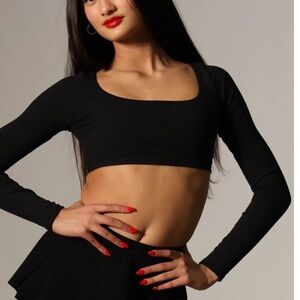 Tiger Friday long sleeve crop 🖤